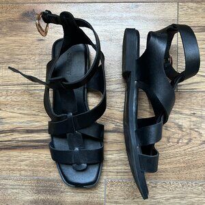 Old Navy black strappy gladiator flat sandals like new